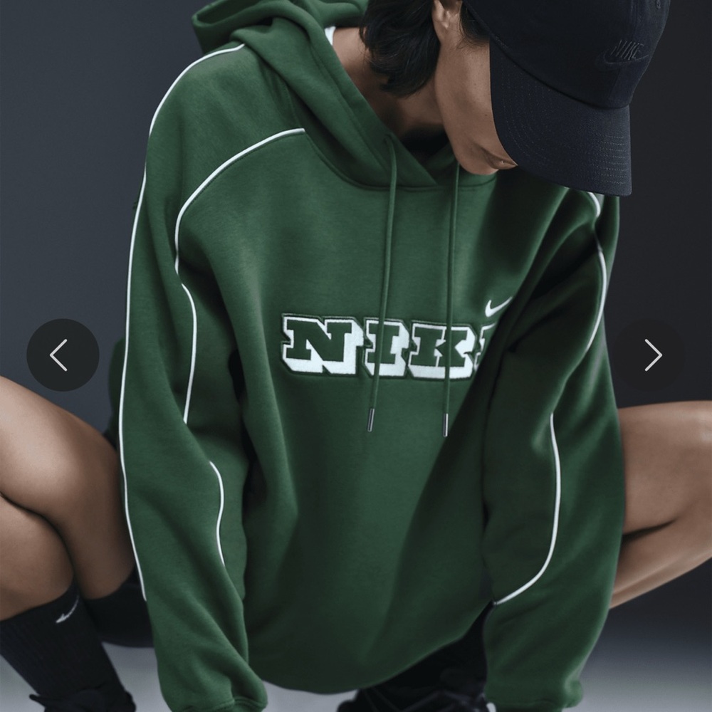 Nike Phoenix Fleece 2pc Set in Gorge Green Woman’s Hoodie -M and Sweatpants-L.